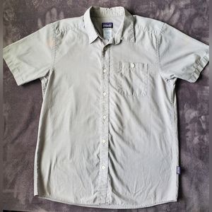 Mens Patagonia Short Sleeve Button Down Shirt Size M Grey